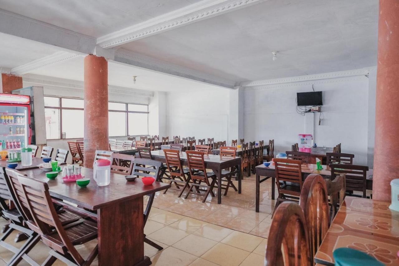 Reddoorz Syariah Near Kebun Raya Liwa Negarabatin Exterior foto