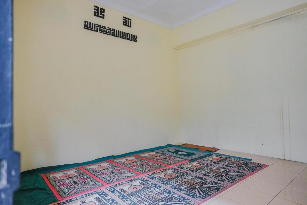 Reddoorz Syariah Near Kebun Raya Liwa Negarabatin Exterior foto