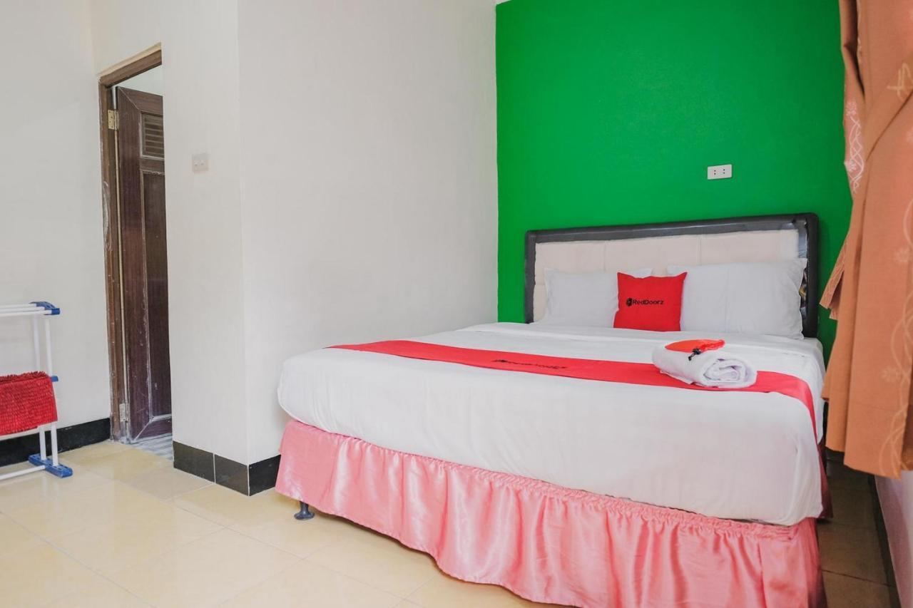 Reddoorz Syariah Near Kebun Raya Liwa Negarabatin Exterior foto